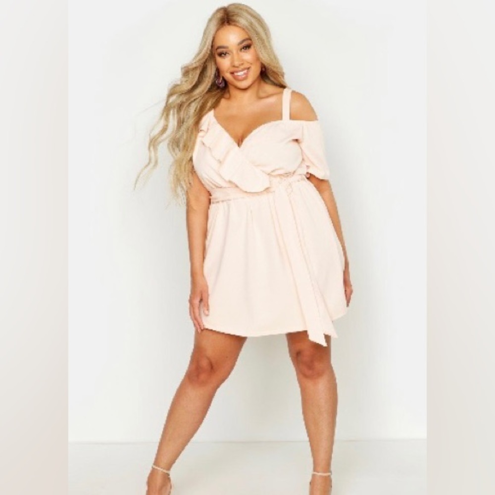 Boohoo cold shoulder dress size 20